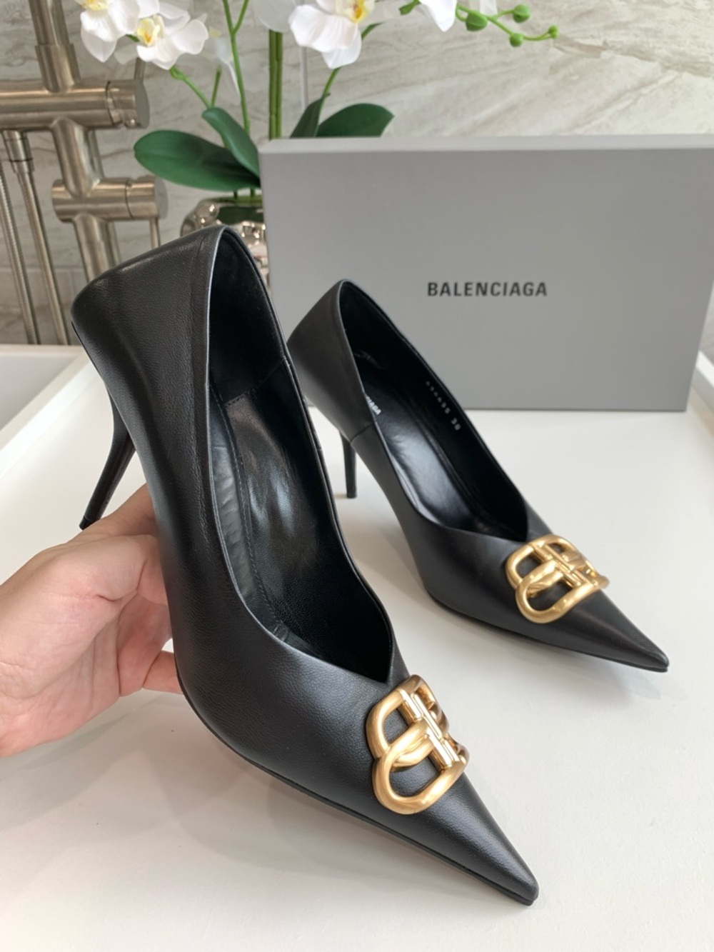 Authentic $1050 BALENCIAGA Black Square Knife BB leather pumps, Size 38